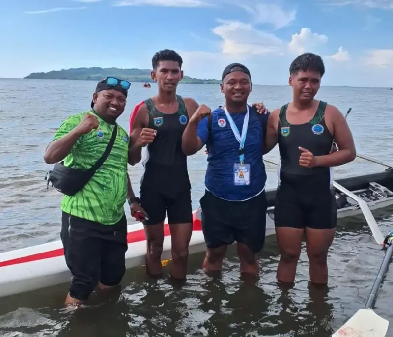 Atlet dayung Maluku Utara usai finis ketiga di Kejurnas Dayung.