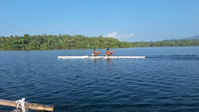 Latihan Atlet Dayung Maluku Utara di Talaga Paca
