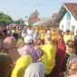 Penyambutan penuh meriah oleh warga Desa Bega saat kedatangan pasangan FAM-SAH || Karno Pora