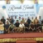 Pengprov PODSI Maluku Utara bersama pelatih dan atlet dayung. (Istimewa)