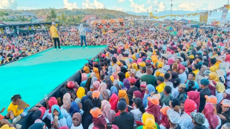 Kampanye akbar AM-SAH dan FAM-SAH di Kecamatan Sanana, Jumat sore (22/11/2024)  || Karno Pora