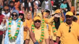Aliong Mus saat menghadiri kampanye akbar ya

di Desa Fala, Kecamatan Mangoli Utara, Sabtu (23/11/2024) sore. || Karno Pora