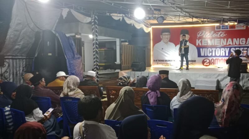 Ketua Tim Pemenangan Tauhid-Nasri, Junaidi A. Bahrudin, dalam acara pidato kemenangan || Kasedata.id