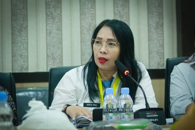 Kepala DPKAD Halbar, Sonya Mail || Iin Afriyanti