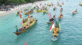 Perahu hias mewarnai pembukaan Fastival Tanjung Waka 2024 || Karno pora