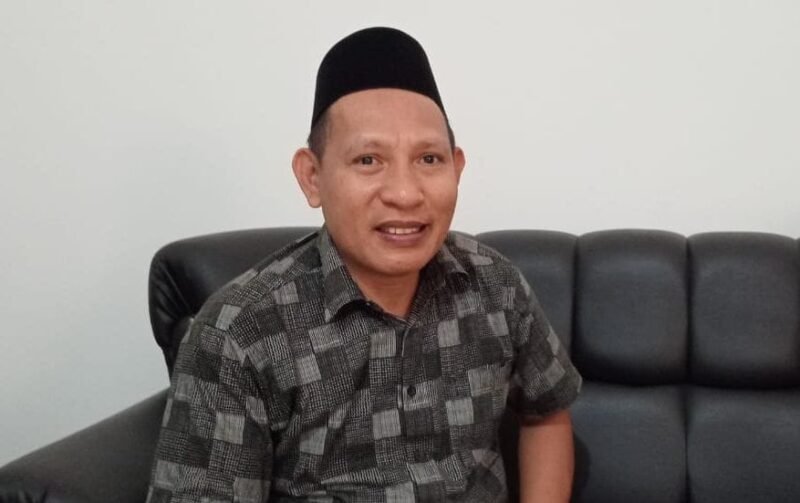 Anggota DPRD Halbar, Riswan Hi Kadam || Iin Afriyanti