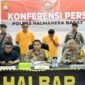 Konfrensi pers tentang Demisius bersama stafnya saat ditetapkan sebagai tersangka || Iin Afriyanti