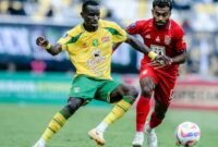 Duel pemain Persebaya Surbaya vs Malut United Fc dalam laga pekan ke-19 || Foto : istimewa