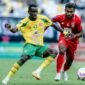 Duel pemain Persebaya Surbaya vs Malut United Fc dalam laga pekan ke-19 || Foto : istimewa