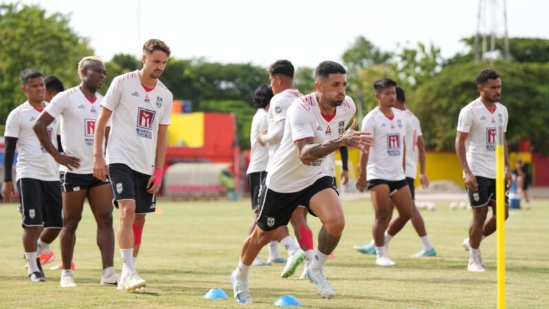 Sisi latihan skuad Malut United Fc di Padang, Sumatera Barat || Foto : MU