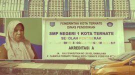 Kepala Sekolah SMP Negeri Kota Ternate, Endang Yuliana Hermanto || Foto : Haerun Hamid