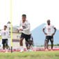 Sesi latihan pemain Malut United di Stadion Gelora Kie Raha, Sabtu (22/2/2025)