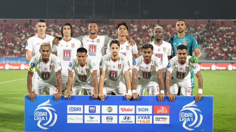 Skuad Malut United dalam laga melawan Bali United || Foto : MU 