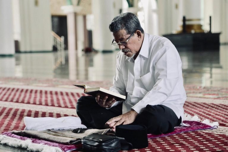 Mantan Gubernur Maluku Utara KH Abdul Gano Kasuba || Dok : Julfikli Ahmad Yusuf_kasedata.id