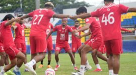 Sesi latihan pemain Malut United jelang lawan Barito Putra || Foto : MU