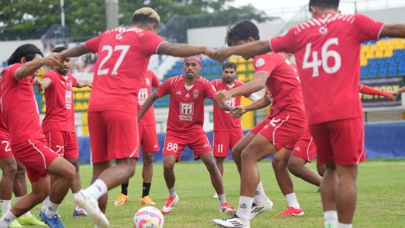 Sesi latihan pemain Malut United jelang lawan Barito Putra || Foto : MU