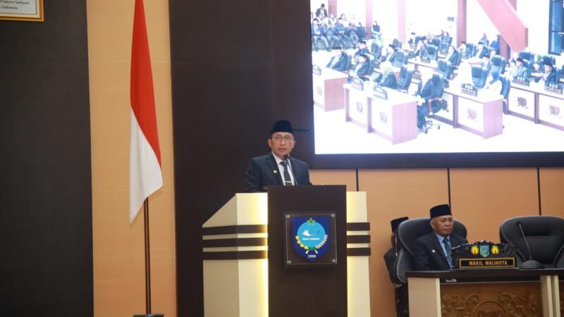 Pidato perdana oleh Wali Kota Ternate, M. Tauhid Soleman, dalam sidang 
paripurna DPRD Kota Ternate || Foto : Ongky kasedata.id