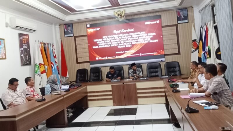 Rapat koordinasi persiapan PSU Pulau Taliabu di kantor KPU Maluku Utara || Haerun Hamid