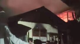 Foto : tangkapan layar live warga net saat kejadian kebakaran di tanah tinggi