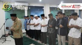Salat Maghrib Berjamaah usai Berbuka Bersama || Dok : penkum Kejati Malut