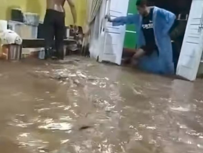 Salah satu rumah warga gambesi yang terkena banjir || Foto : istimewa