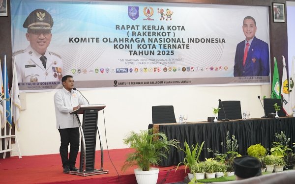 Ketua KONI Kota Ternate, Faujan A Pinang, saat memberi sambuatan pada kegiatan Rakerkot 2025 || Dok : kasedata.id