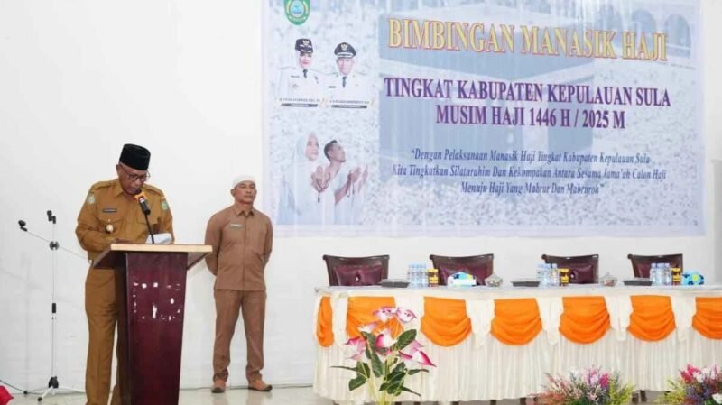Wakil Bupati, H. Saleh Marasabessy, saat membuka kegiatan bimbingan manasik haji || Dok : Karno_kasedata