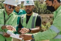 Koordinator KATAM Provinsi Maluku Utara, Muhlis Ibrahim (Tengah) saat turun langsung ke Harita Nickel || Dok : kasedata