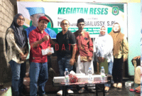 Anggota DPRD Malut, Muhajirin Bailussy saat melaksanakan reses di Kelurahan Maliaro.