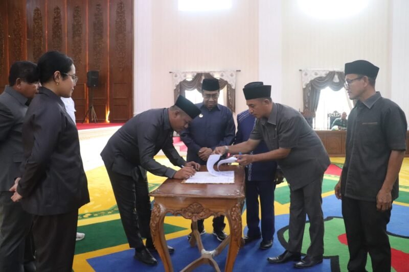 Paripurna pengumuman pemberhentian Bupati dan Wakil Bupati Pulau Taliabu masa jabatan 2021-2025 dan pengumuman hasil penetapan pasangan calon Bupati dan Wakil Bupati terpilih periode 2025- 2030.