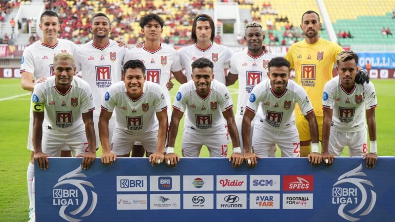 Skuad Malut United Fc dalam pertadingan menghadapi PSM Makasar || Foto : MU