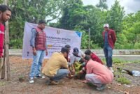 Aksi penanaman pohon oleh IMM Maluku Utara di pantai Kastela Ternate || dok : istimewa