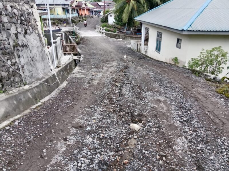 Kondisi terkini proyek jalan hotmix Pulau Makean, Halmahera Selatan || Foto: istimewa
