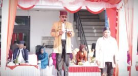 Wali Kota Ternate Dr. M Tauhid Soleman saat membacakan pidato menteri Pendidikan dalam peringatan Hardiknas 2025 || dok : Haerun_kasedata