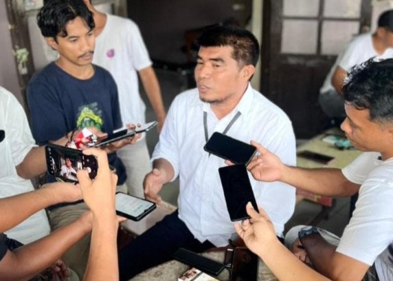Kepala Dinas Pertanian Kota Ternate, Thamrin Marsaoly, saat diwawancarai Rabu (14/5/2025) || Foto : istimewa 