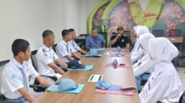 Prosesi pelepasan 8 peserta calon paskibraka yang dilakukan oleh Kaban Kesbangpol Kota Ternate, Nuryadin Rachman || dok : kasedata.id