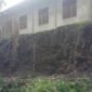 Sekolah Madrasah Tsanawiyah (MTs) Babusallam Waiboga, Kecamatan Sulabesi Tengah, yang terancam longsor || Foto : Karno_kasedata