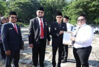 Penyerahan SK CPNS dilakukan oleh Bupati dan Wakil Bupati Kabupaten Halmahera Selatan.