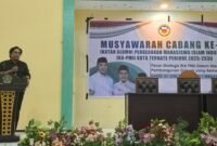 Wakil Ketua PW IKA PMII Maluku Utara, Rahdi Anwar, saat membuka kegiatan Muscab III IKA PMII Kota Ternate.