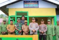 Kapolres Kepulauan Sula dan jajaran usai meresmikan Poskamling.