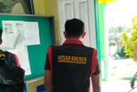 Kejari Kepulauan Sula saat melakukan penggeledahan di salah satu kantor || Dok : Karno_kasedata