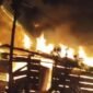 Peristiwa kebakaran rumah Kepala Desa  Wailoba, Kecamatan Mangoli Tengah, Minggu dini hari || Foto : istimewa