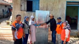 Bantuan material bangunan yang diberikan dari Pemda melalui BPBD Kepulauan Sula || dok : karno_kasedata