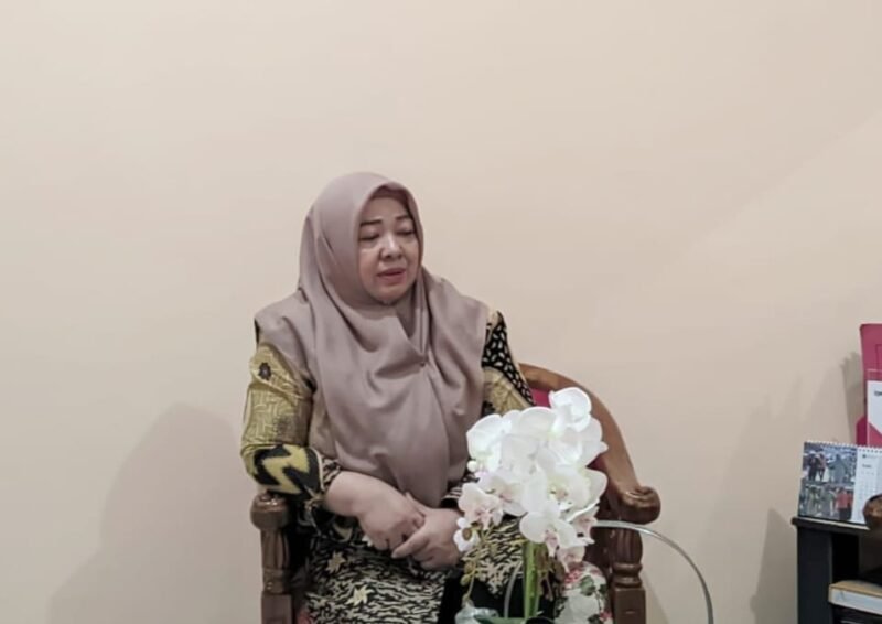 Kepala UPTD PSAA Budi Sentosa, Kota Ternate, Susan E.Garusim, saat diwawancarai wartawan kasedata.id, diruang kerjanya, Jum'at (20/6/2025).