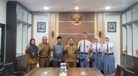 Foto bersama tiga peserta calon Paskibraka Kota Ternate untuk mengekuti seleksi tingkat nasional di jakarta || dok : kasedata