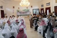 Suasana penyambutan rombongan Jamaah Haji Kloter 13 oleh Pemda Kabupaten Kepulauan Sula || Foto : karno_kasedata