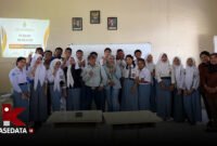 Foto bersama usai kegiatan perhapi mengajar di SMK Negeri 2 Halmahera Tengah || dok : kasedata