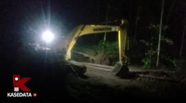 Eksavator saat dikerahkan ke lokasi banjir di Desa Nahi, Kecamatan Sulabesi Barat || Foto : karno_kasedata