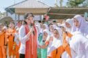 Gubernur Maluku Utara, Sherly Tjoanda beri pesan inspiratif kepada siswa dalam kunjungan kerjanya yang terakhir di Kabupaten Halmahera Tengah. || Foto : Biro Adpim