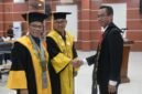 Nirwan M.T.Ali saat berjabat tangan dengan Rektor Unkhair, Dr. Ridha Ajam || Foto : aby_kasedata